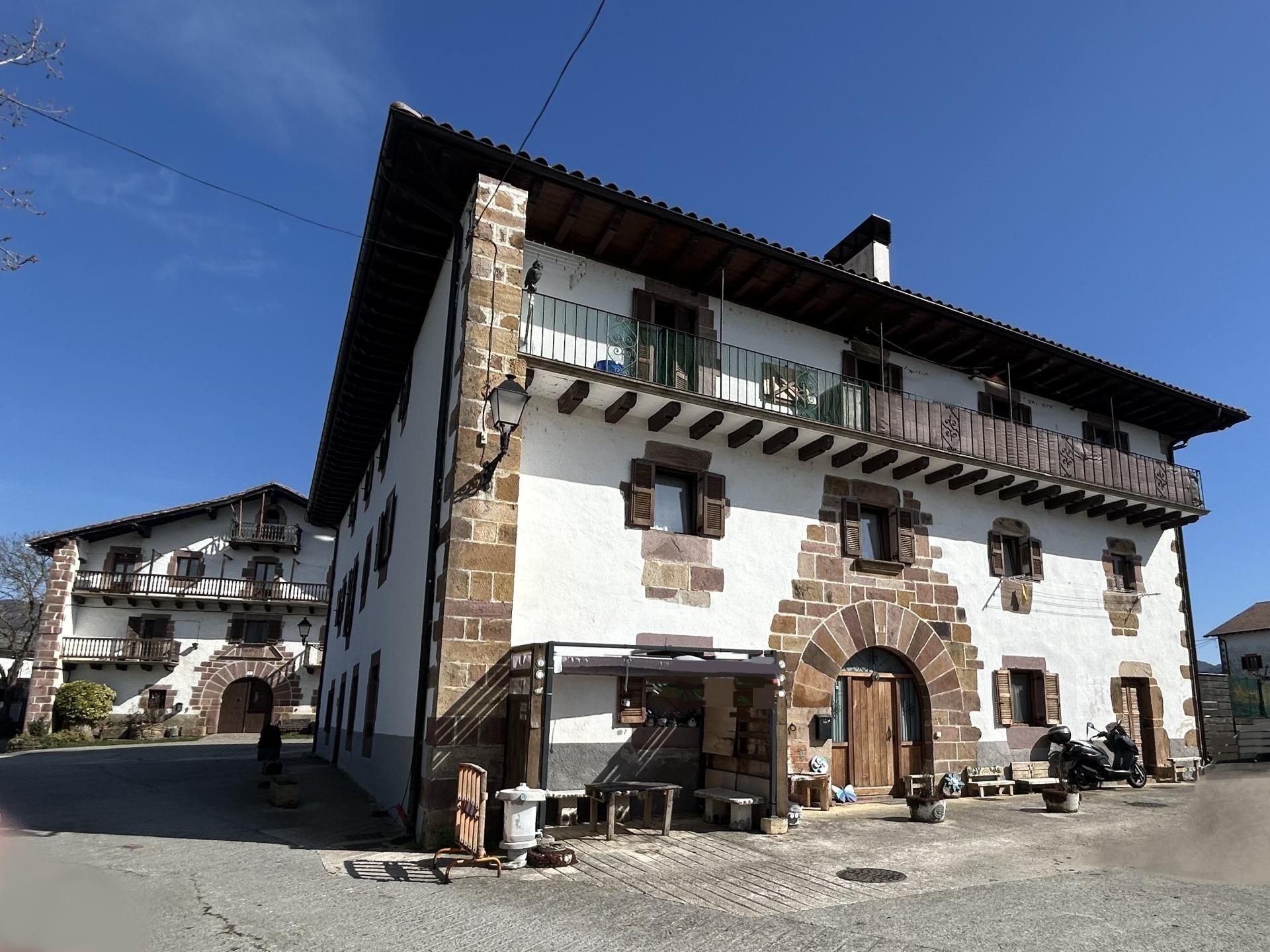 Vista exterior de Dúplex en venta en Ultzama con Balcón