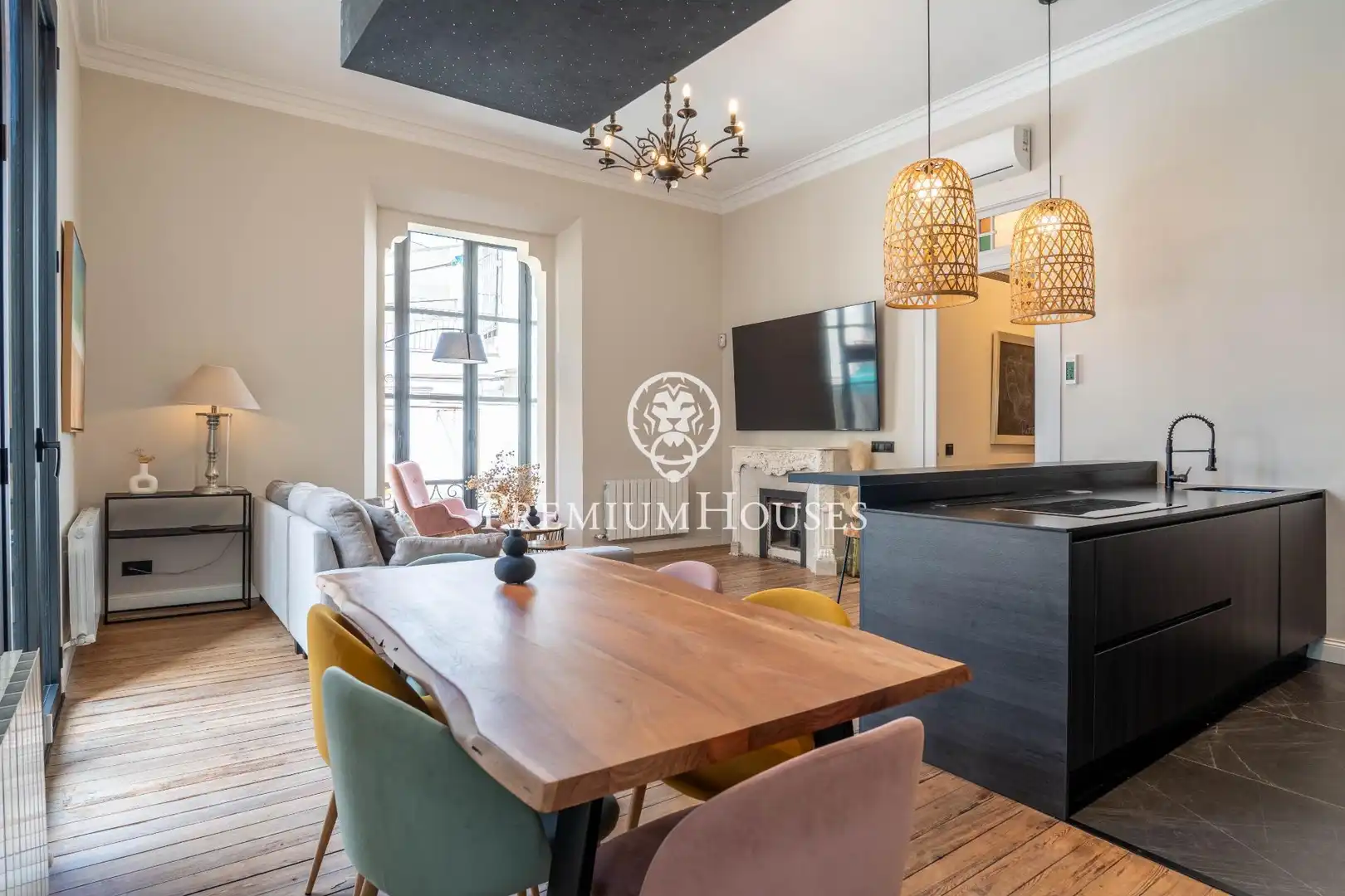 Dining room of Flat for sale in Vilanova i la Geltrú  with Air Conditioner, Heating and Terrace