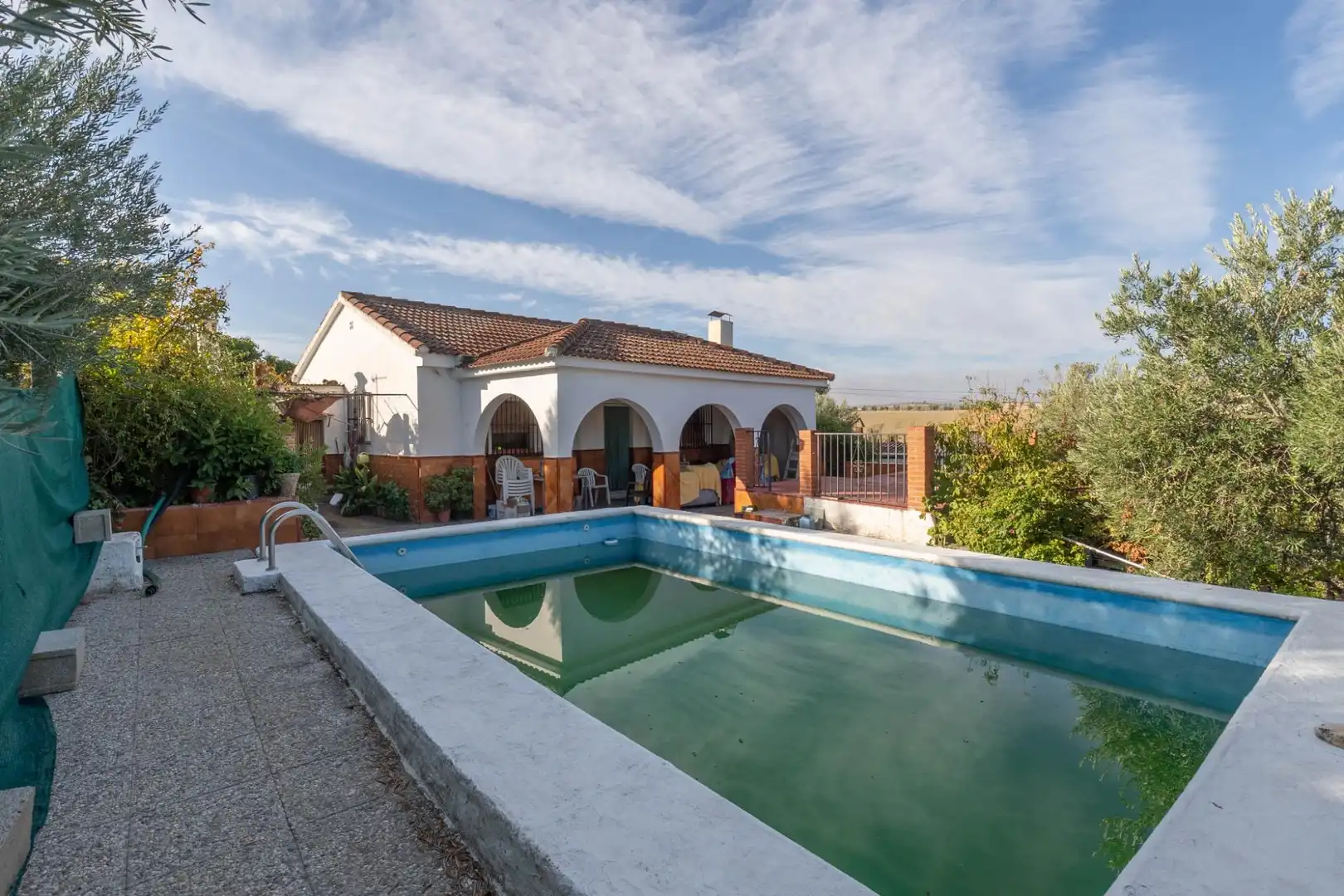 Außenansicht von Country house zum Verkauf in Las Gabias mit Privatgarten, Terrasse und Abstellraum