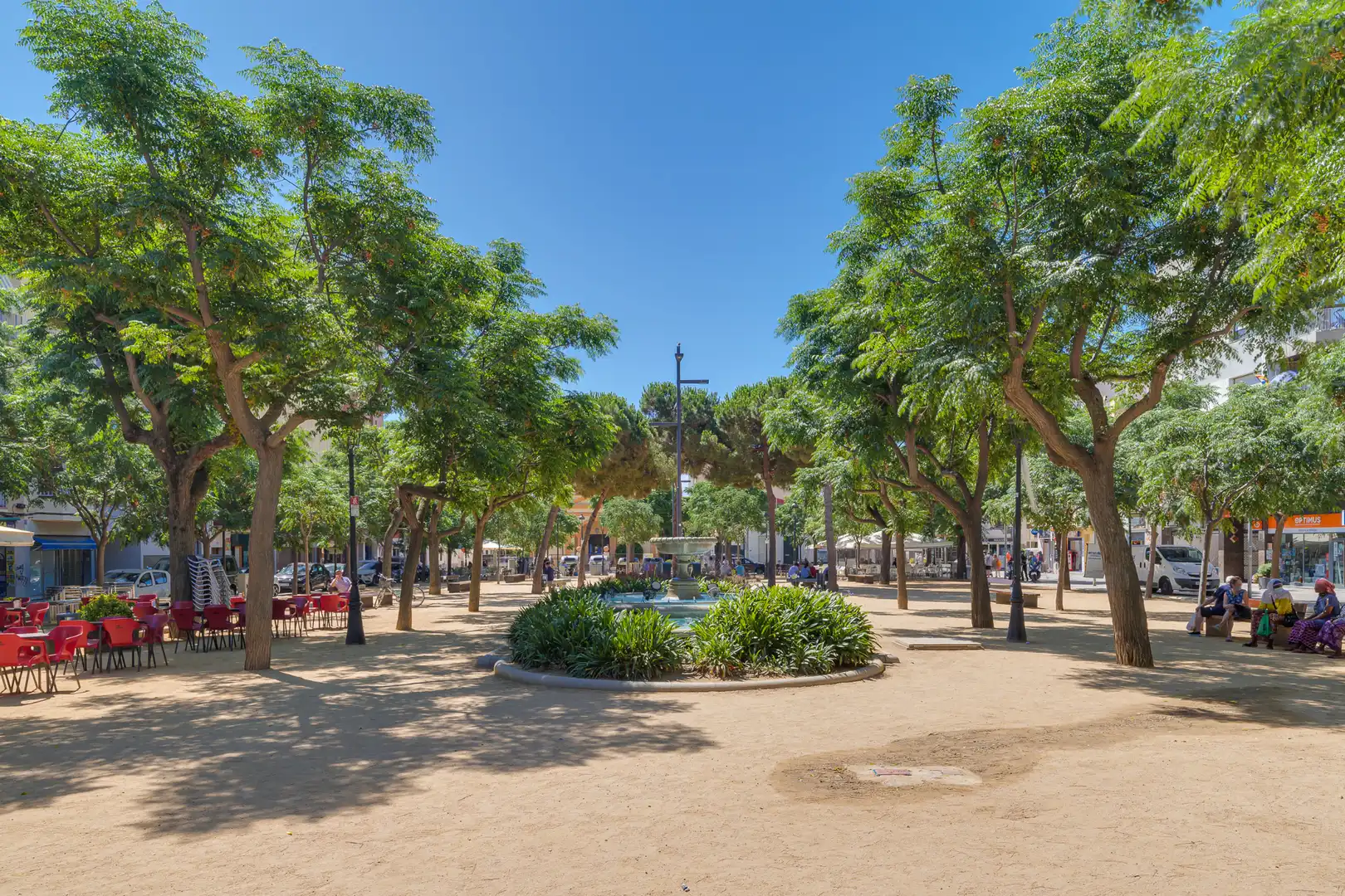 Vista exterior de Piso en venta en Pineda de Mar con Calefacción, Balcón y Piscina comunitaria