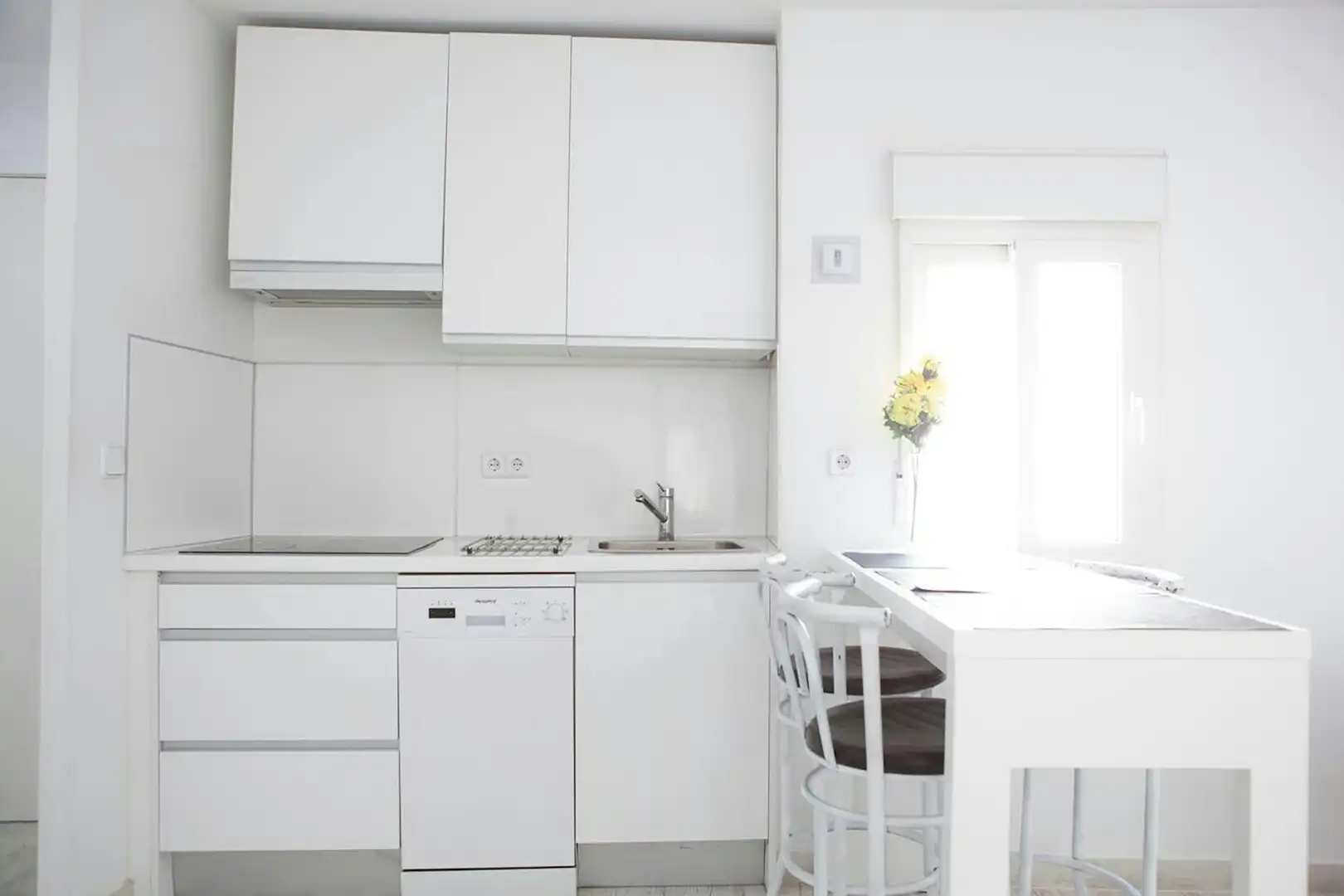 Kitchen of Flat for rent in Madrid  with Heating, Furnished and Washing machine