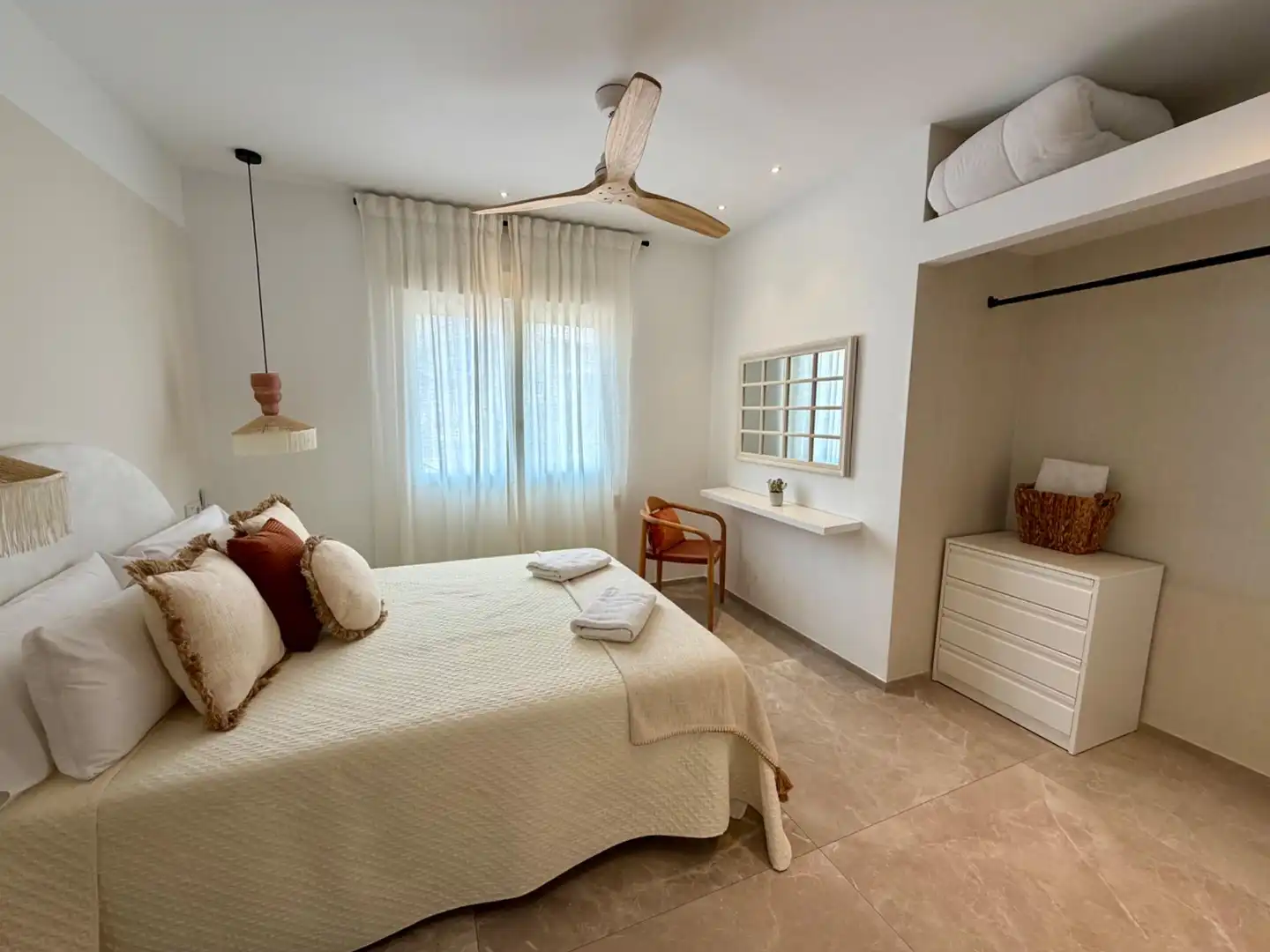 Habitación de Edificio en venta en Finestrat