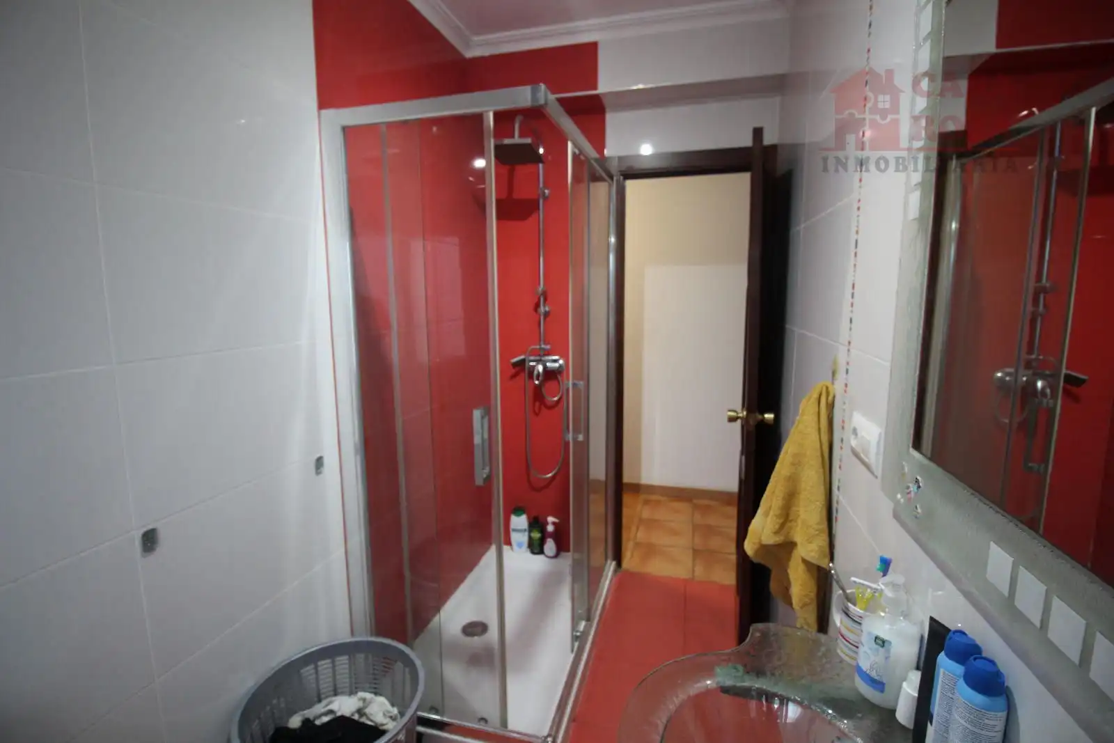 Bathroom of Flat for sale in Moaña  with Terrace, Storage room and Furnished