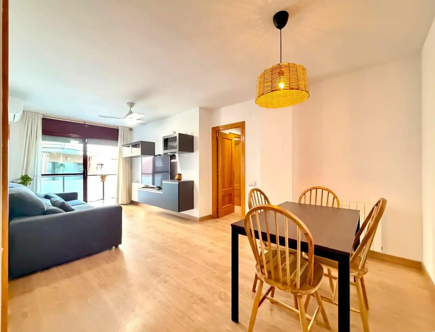Sala de estar de Piso en venta en Granollers con Calefacción, Trastero y Balcón
