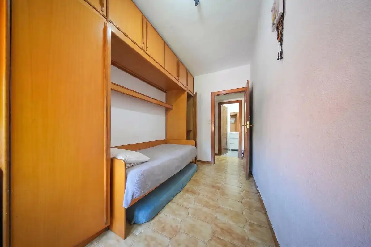 Habitación de Piso en venta en Madrid con Calefacción, Terraza y Amueblado