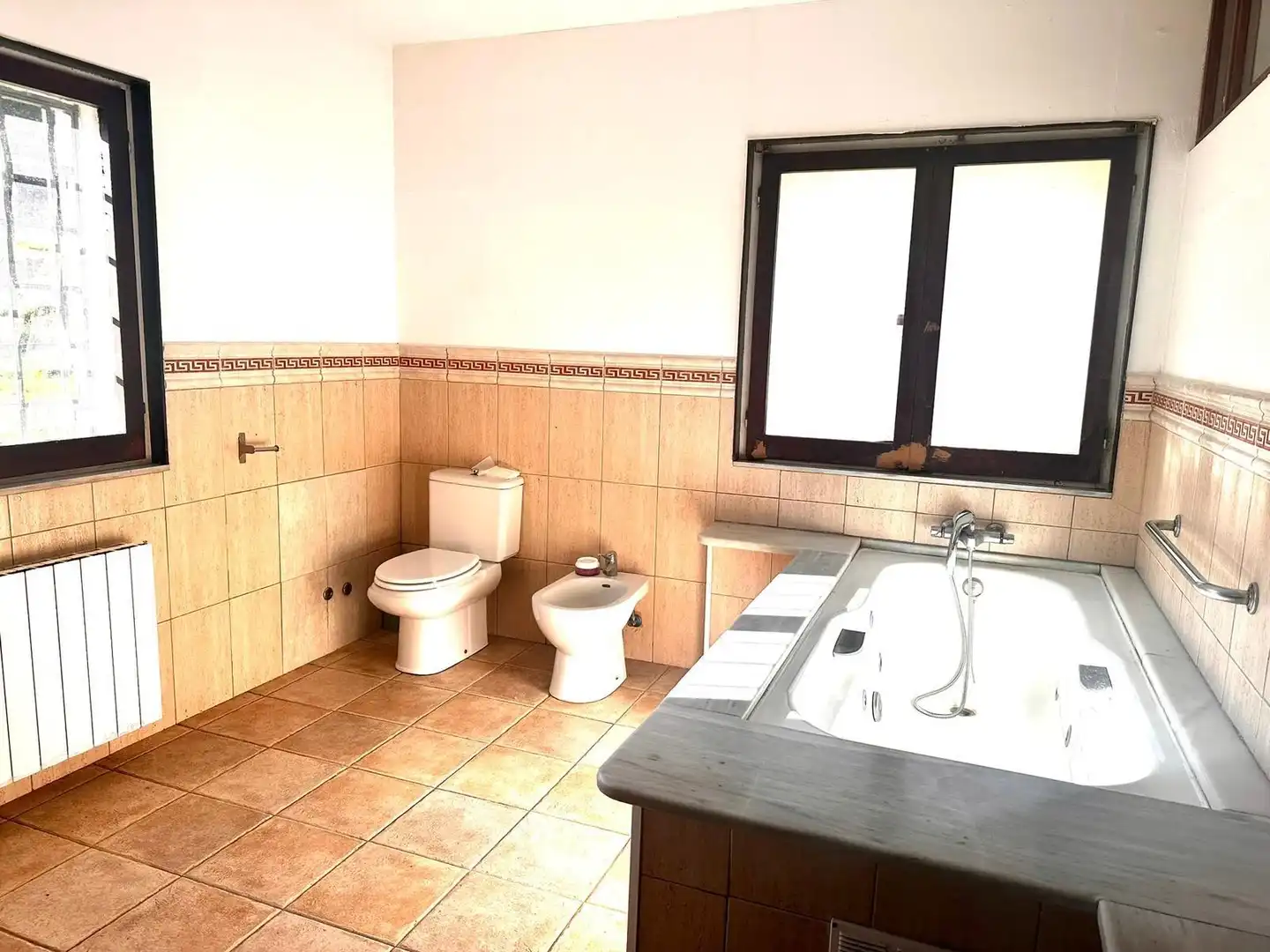 Baño de Finca rústica en venta en Maçanet de la Selva con Calefacción, Jardín privado y Terraza