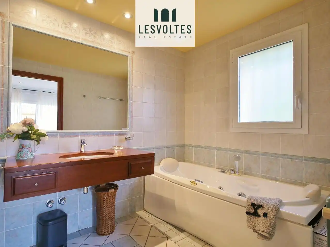Bathroom of Houses for sale in Mont-ras  with Air Conditioner, Heating and Private garden