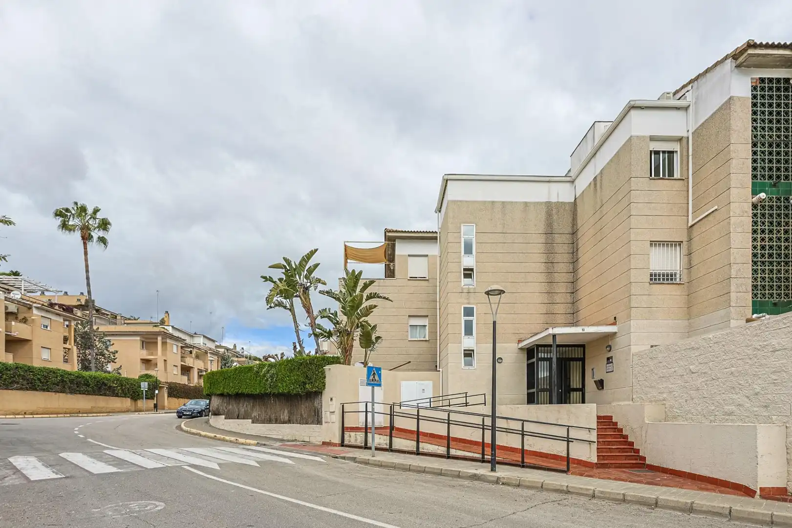 Vista exterior de Piso en venta en Tomares con Aire acondicionado, Jardín privado y Piscina comunitaria