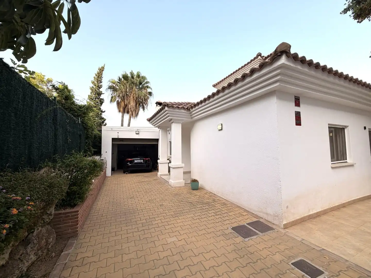 Außenansicht von Haus oder Chalet zum Verkauf in Benalmádena mit Klimaanlage, Heizung und Privatgarten