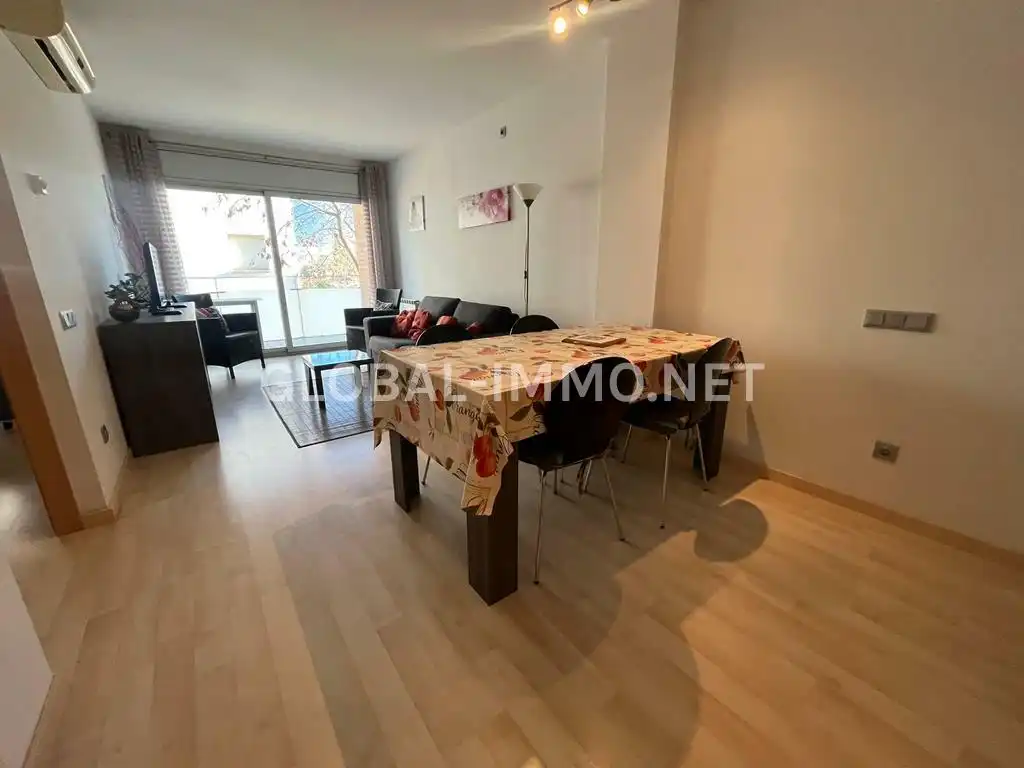 Sala d'estar de Apartament en venda en Roses amb Aire condicionat, Calefacció i Moblat