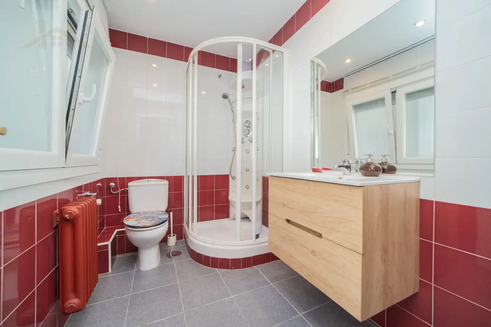 Bathroom of Houses for sale in Moraleja de Enmedio, Madrid