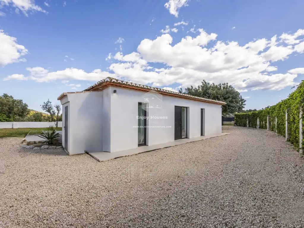 Houses for sale in Camino Tarraulla, Partides comunes - Adsubia