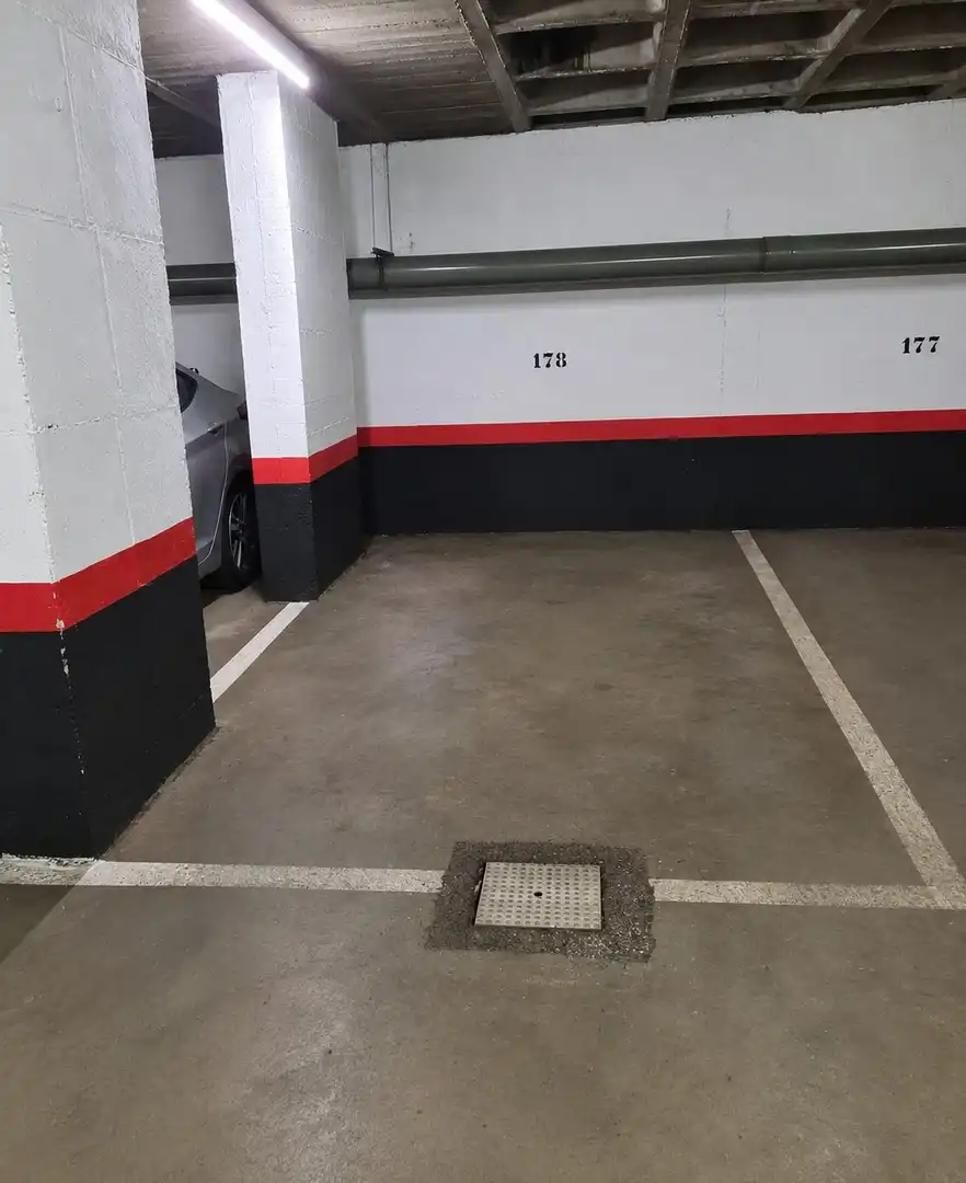 Einzelparkplatz zum Verkauf in Paseo de los Pontones