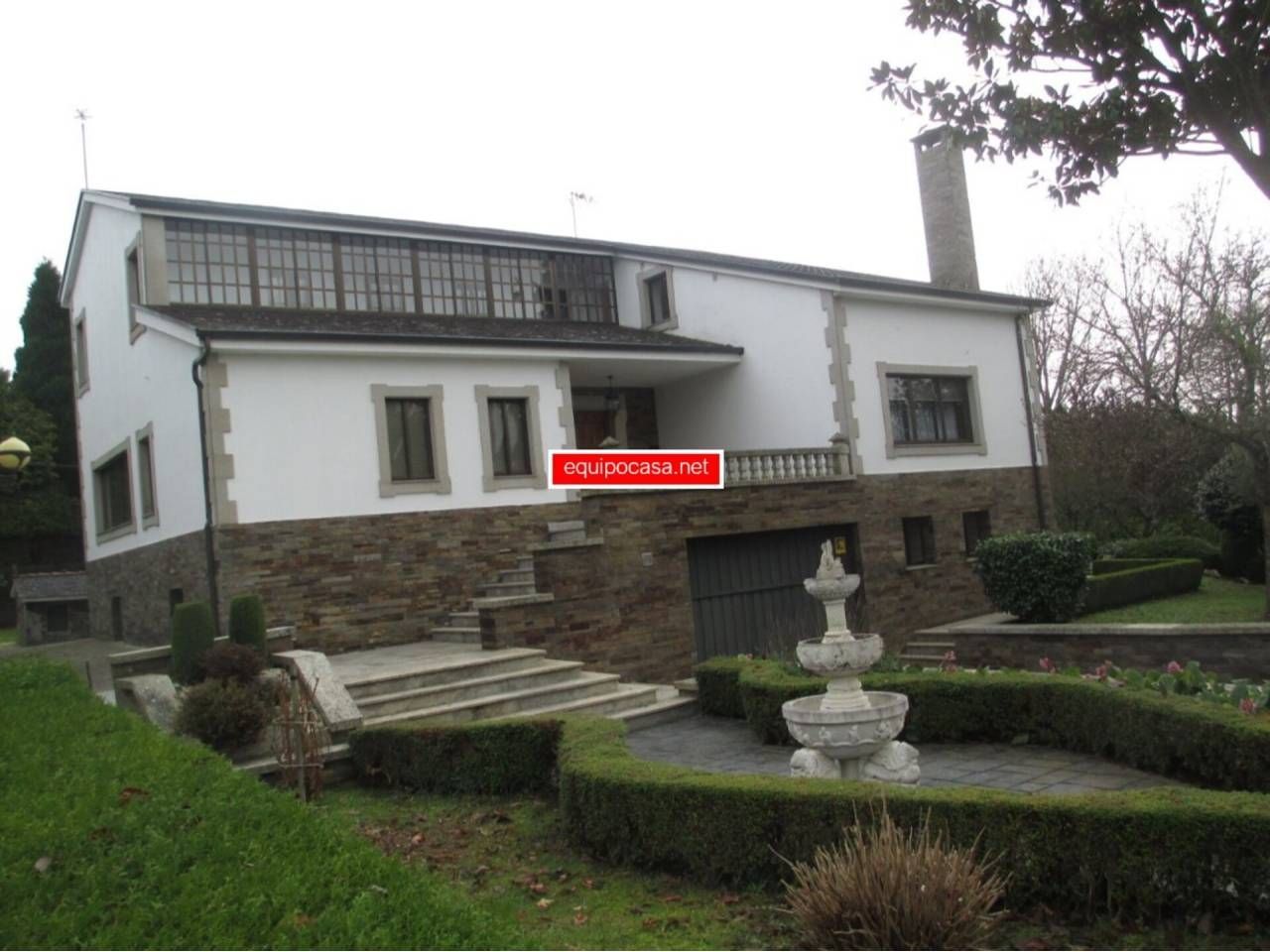 Vista exterior de Casa o xalet en venda en Lugo Capital amb Jardí privat, Parquet i Terrassa