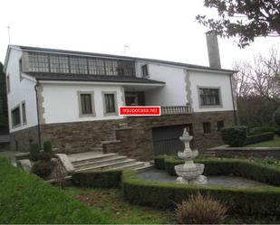 Vista exterior de Casa o xalet en venda en Lugo Capital amb Jardí privat, Parquet i Terrassa