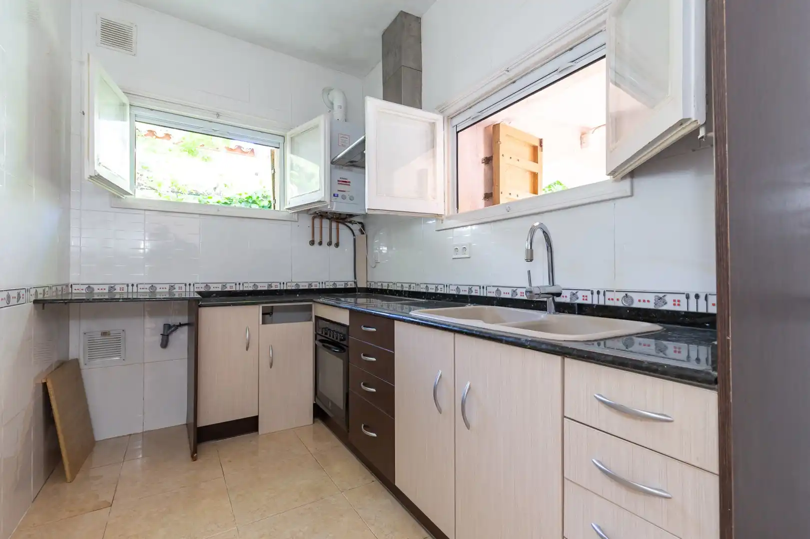 Kitchen of Houses for sale in Sant Cugat del Vallès  with Air Conditioner, Heating and Terrace