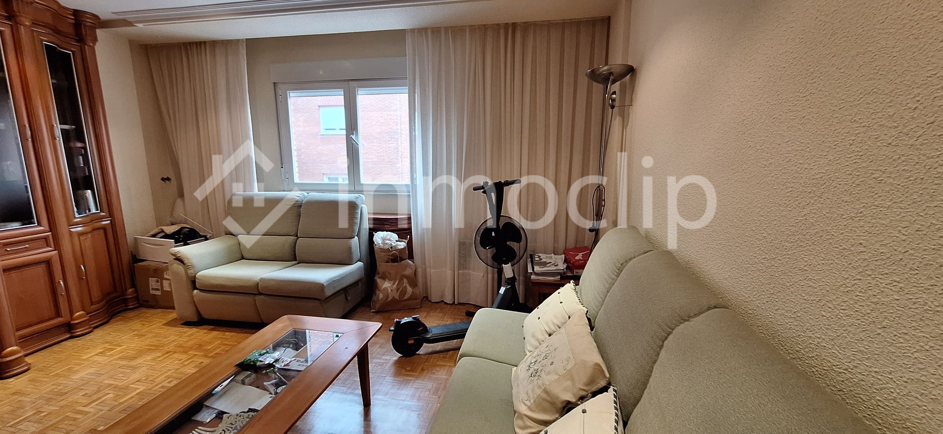 Sala d'estar de Pis en venda en Salamanca Capital amb Calefacció