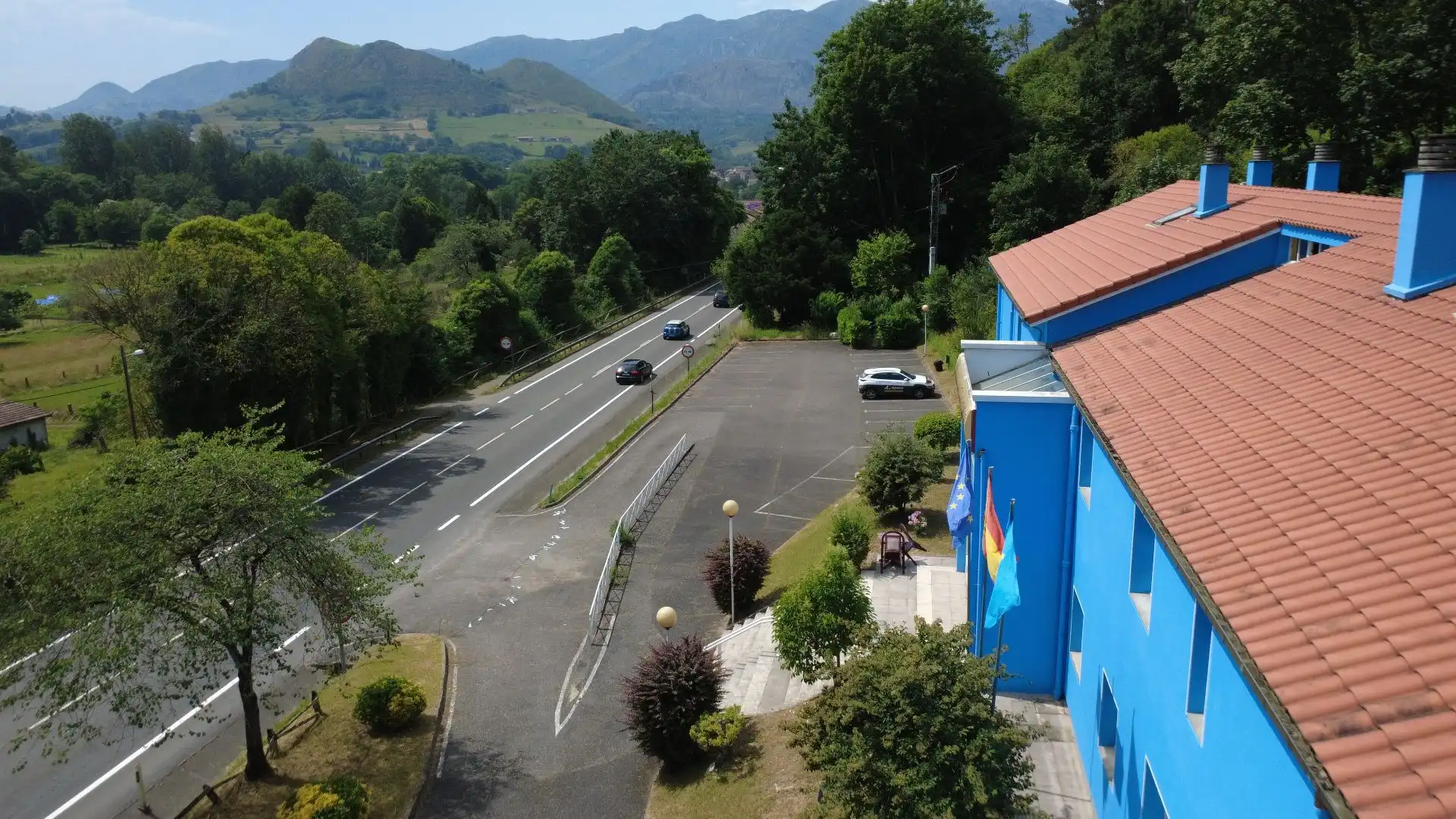 Vista exterior de Edificio en venta en Cangas de Onís
