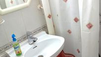 Bathroom of House or chalet for sale in Alcázar de San Juan  with Heating, Terrace and Furnished