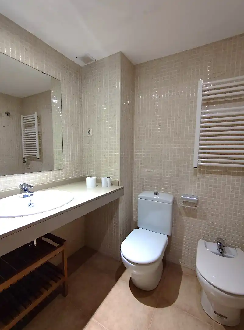 Baño de Piso de alquiler en Montgat con Calefacción, Parquet y Terraza