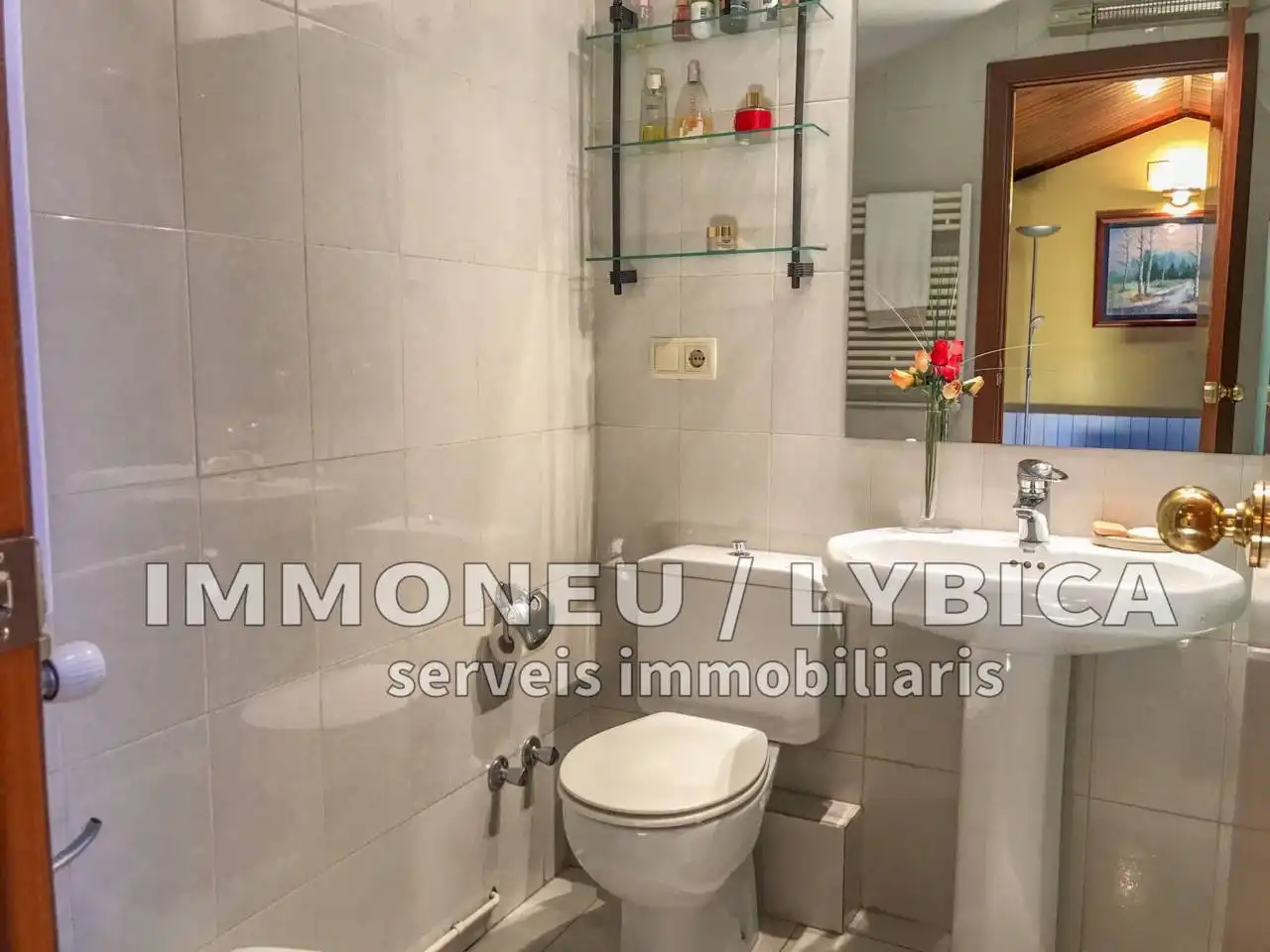 Badezimmer von Maisonette zum Verkauf in Puigcerdà mit Heizung, Parkett und Balkon