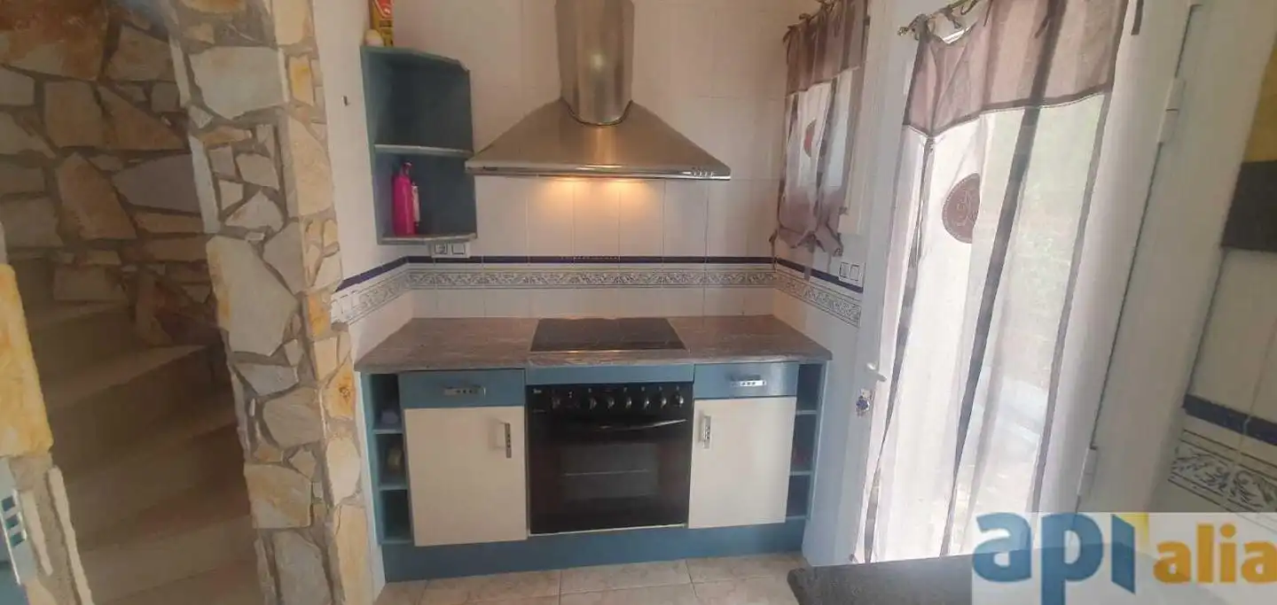 Cuina de Casa o xalet en venda en Roses amb Calefacció, Jardí privat i Terrassa