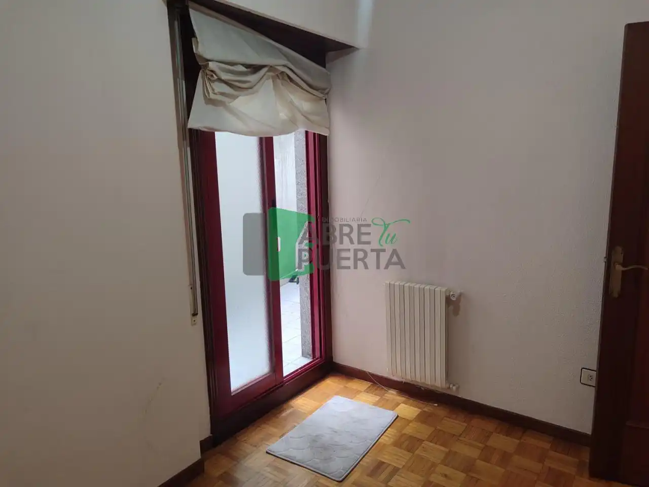 Habitación de Piso en venta en Ourense Capital  con Calefacción, Parquet y Trastero