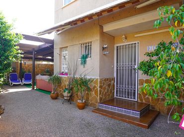 Bungalow con piscina in vendita a Calle Logroño