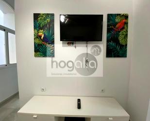 Dormitori de Planta baixa de lloguer en  Sevilla Capital amb Aire condicionat i Moblat