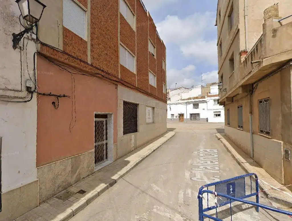 Vista exterior de Piso en venta en Caudete de las Fuentes