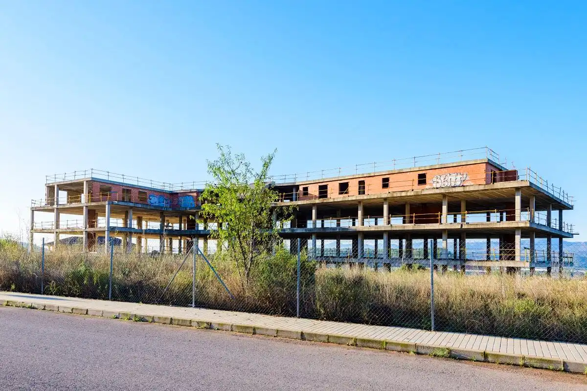 Exterior view of Buildings for sale in Castellnovo