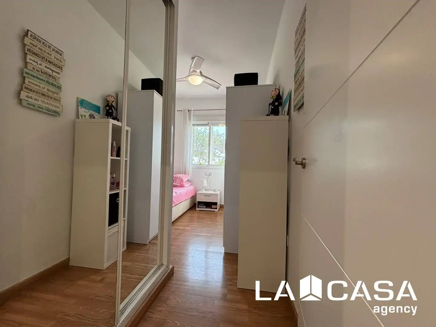 Habitación de Piso en venta en Dos Hermanas con Terraza y Piscina