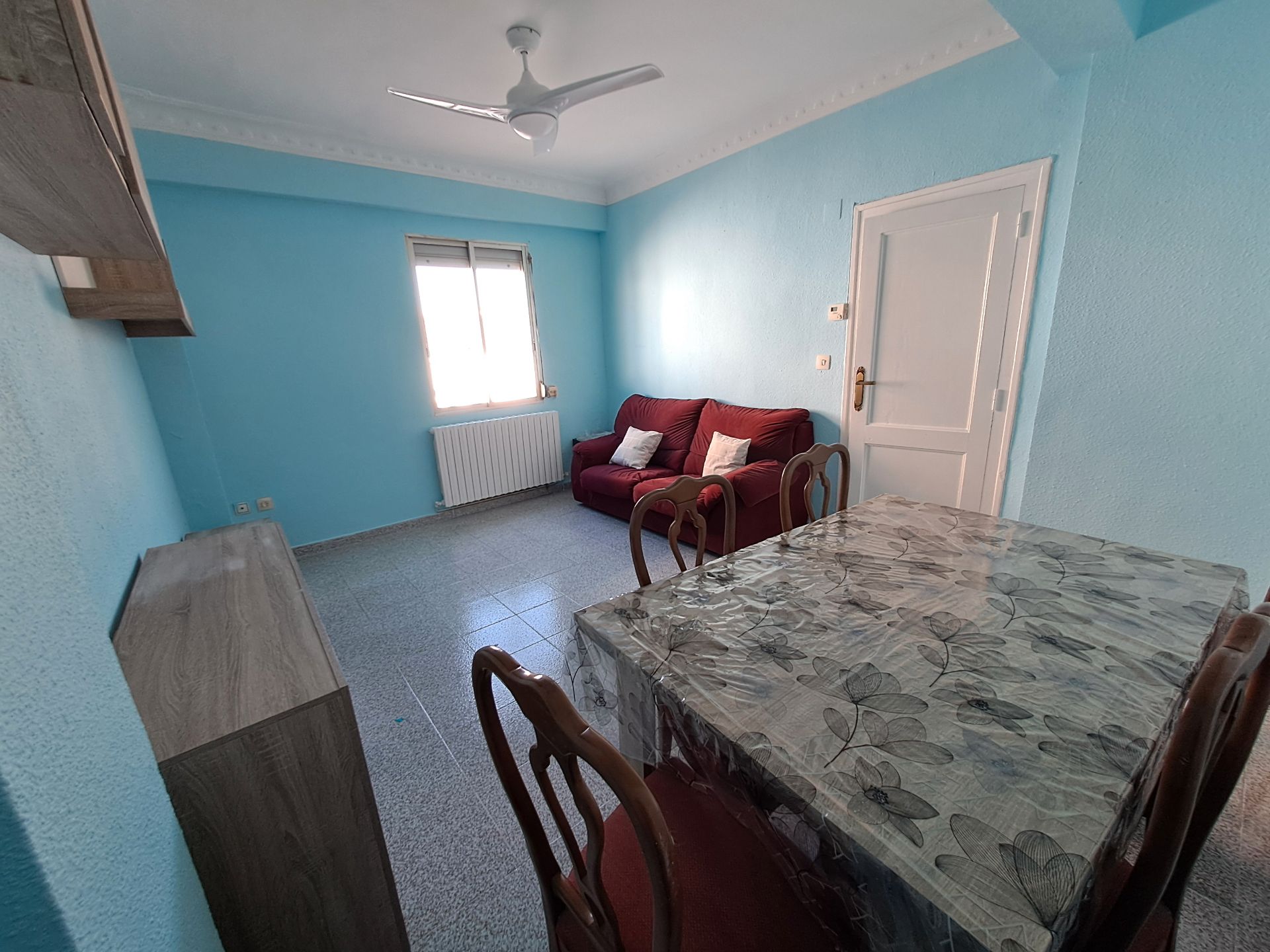 Habitación de Piso de alquiler en  Zaragoza Capital con Calefacción, Amueblado y Horno