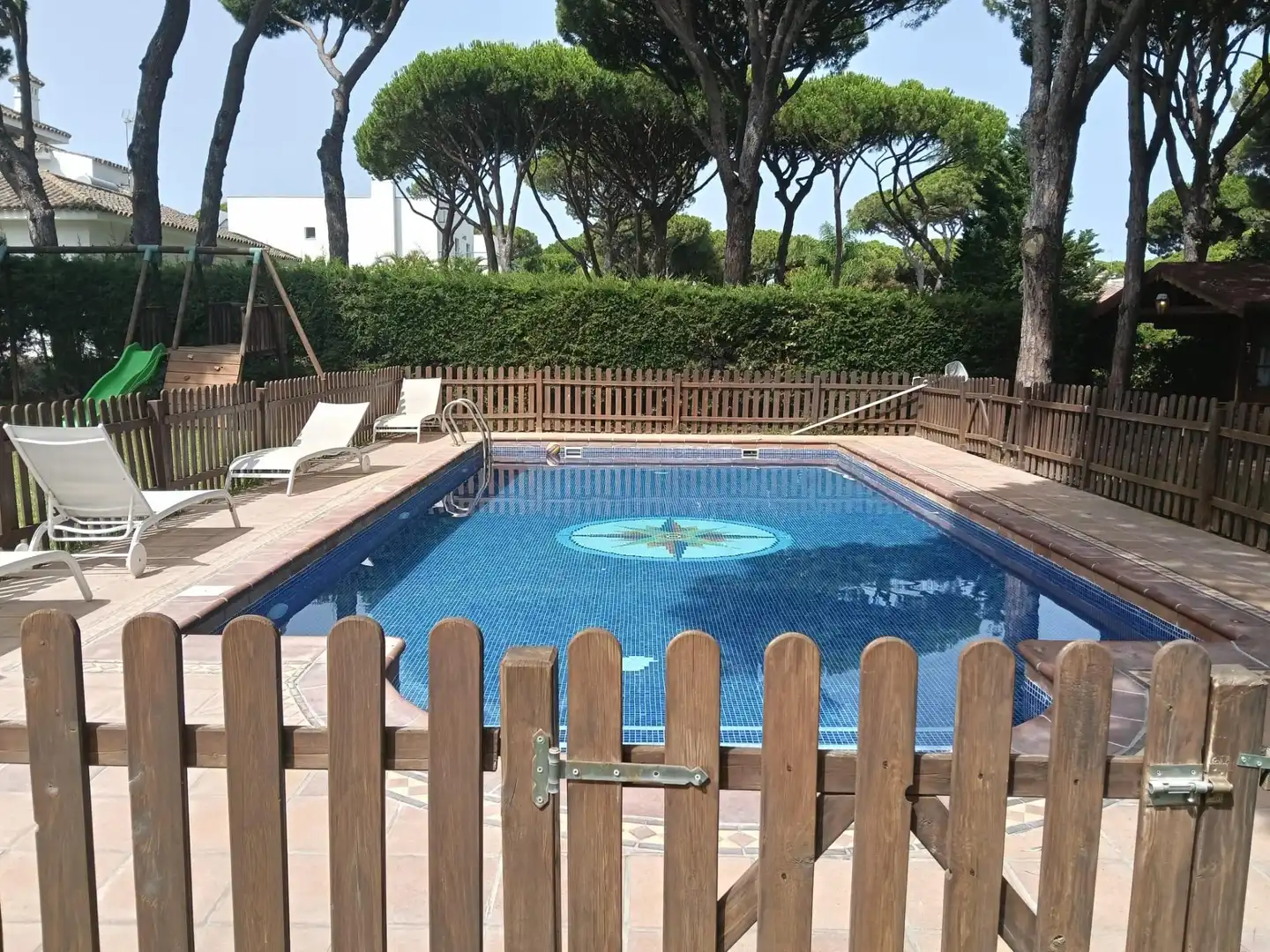 Piscina de Casa o xalet en venda en Conil de la Frontera amb Aire condicionat, Jardí privat i Terrassa