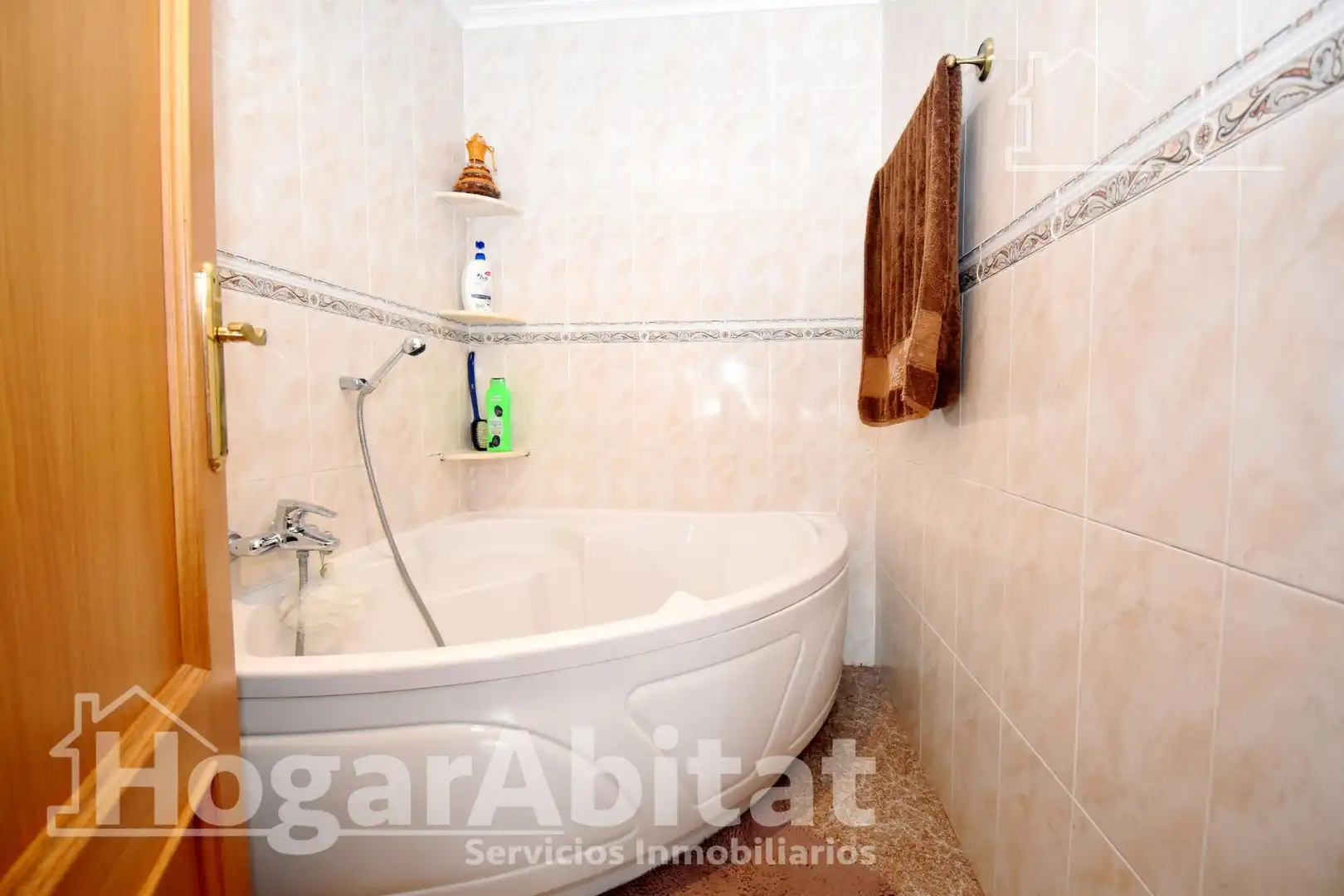 Badezimmer von Haus oder Chalet zum Verkauf in Almazora / Almassora mit Terrasse und Whirlpool