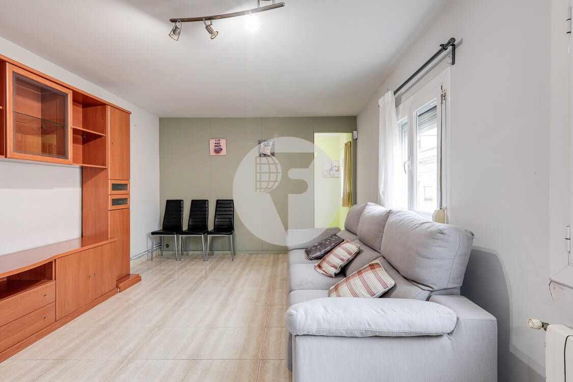 Exterior view of Flat for sale in  Barcelona Capital  with Heating