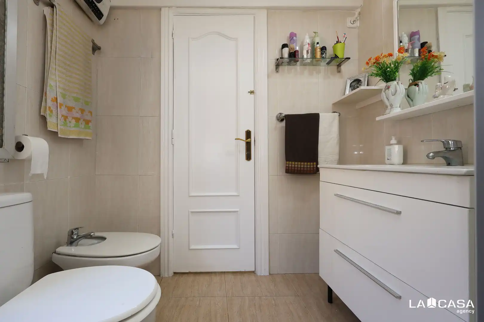 Badezimmer von Wohnung zum Verkauf in Esplugues de Llobregat mit Balkon