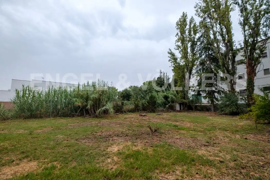 Residential land for sale in Instituts - Universitat