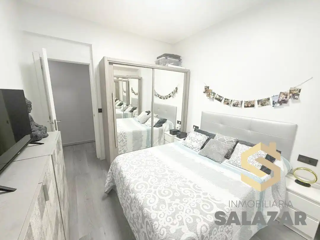 Bedroom of Flat for rent in Bilbao   with Heating