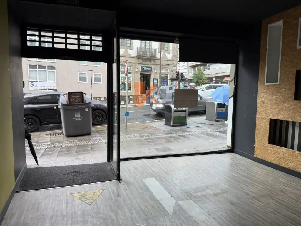 Local comercial de lloguer a Avenida Rosalia Castro 25, imagen 4