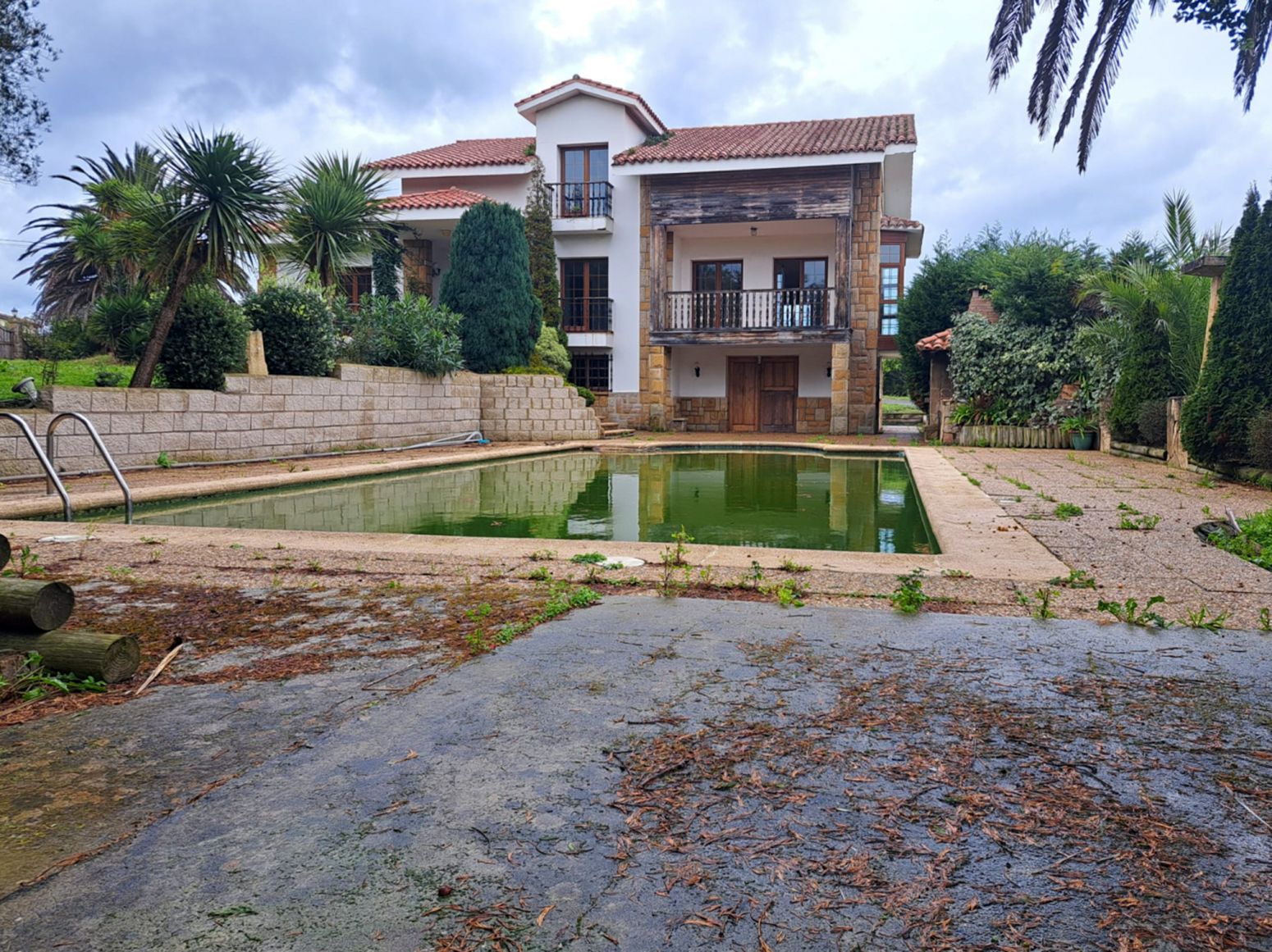 Swimming pool of House or chalet for sale in Castrillón  with Heating, Private garden and Parquet flooring