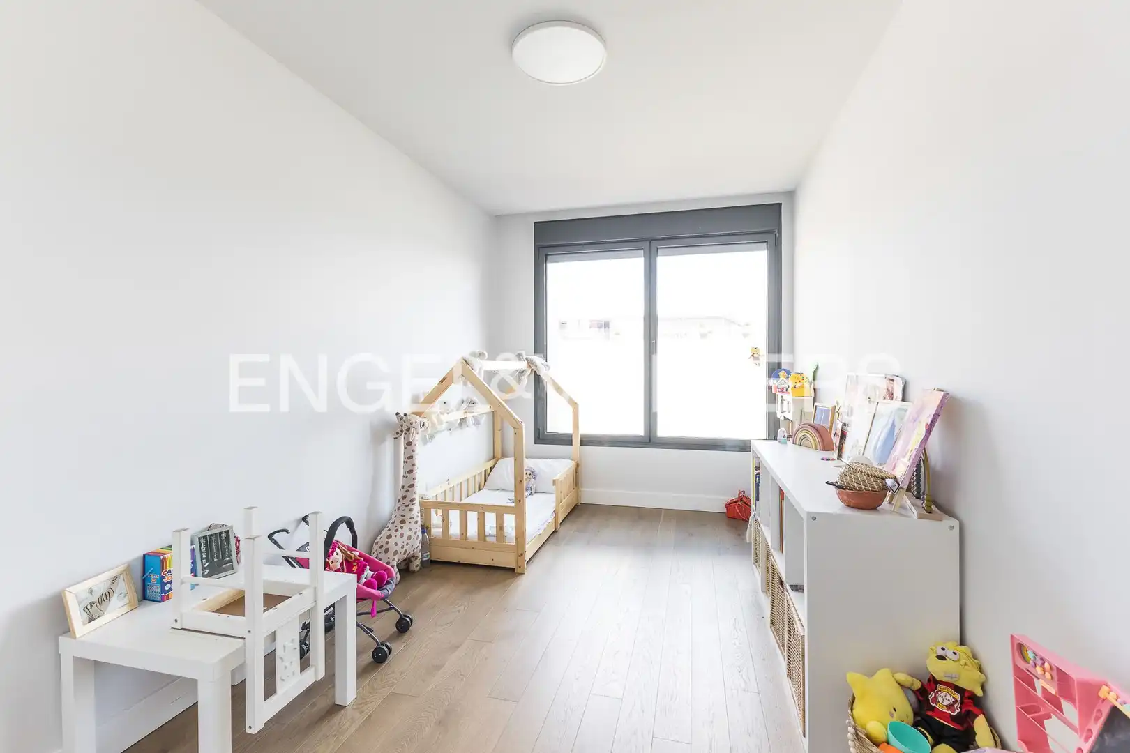 Habitación de Dúplex en venta en Madrid con Calefacción, Jardín privado y Terraza
