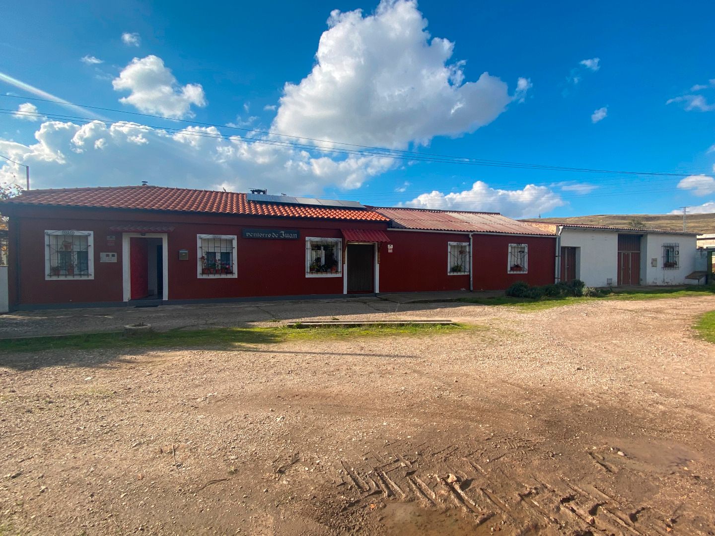 Vista exterior de Casa o chalet en venta en Burgos Capital con Parquet, Trastero y Amueblado