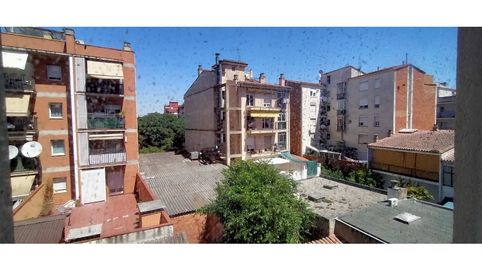 PISO EN VENTA EN GIRONA  SANTA EUGENIA  A Reformar  ENTRADA SOLO  8.000. RESTO EN CUOTAS HIPOTECARIAS MENOS QUE UN ALQUILER  3º PI, image 2