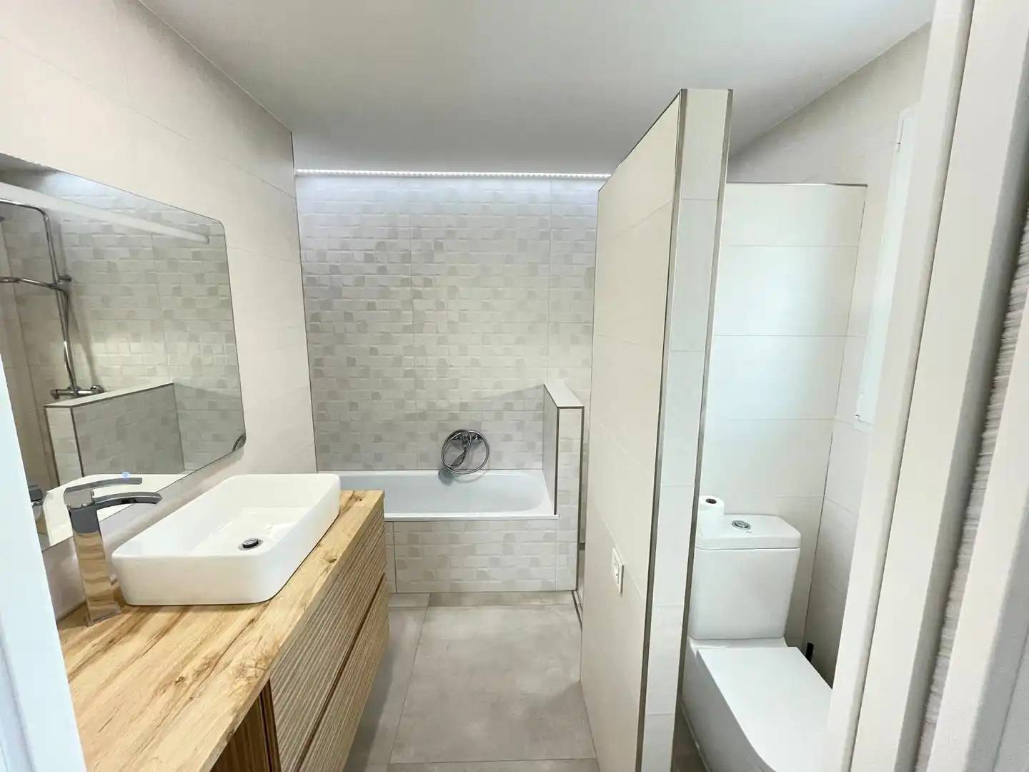 Bathroom of Houses for rent in Elche / Elx  with Air Conditioner, Heating and Private garden