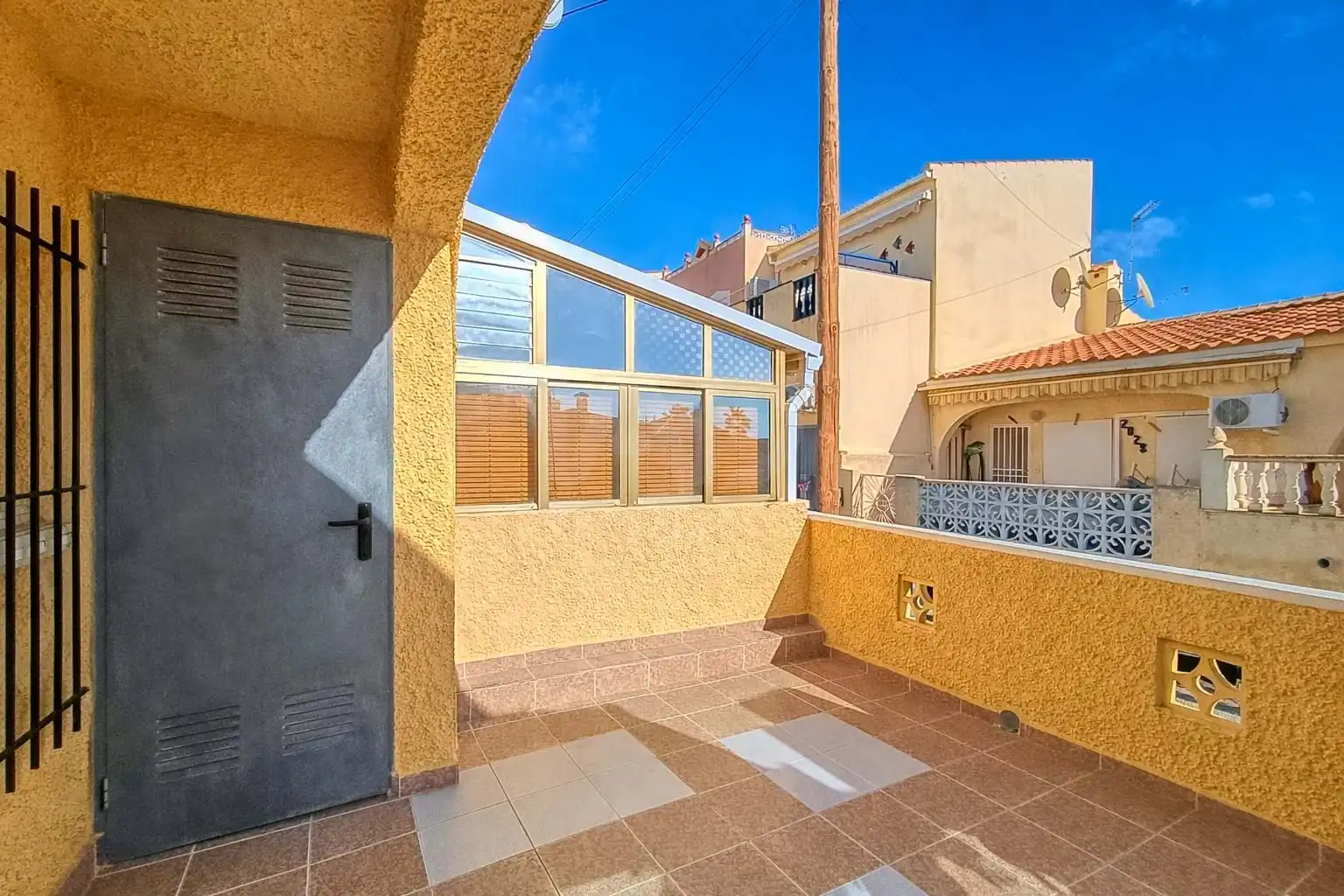 Vista exterior de Casa adosada en venta en San Fulgencio con Aire acondicionado, Calefacción y Terraza