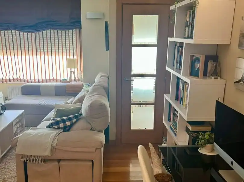Sala de estar de Piso en venta en Vigo  con Calefacción, Parquet y Trastero