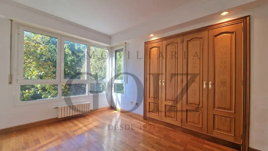 Habitación de Piso en venta en Donostia - San Sebastián  con Calefacción y Balcón