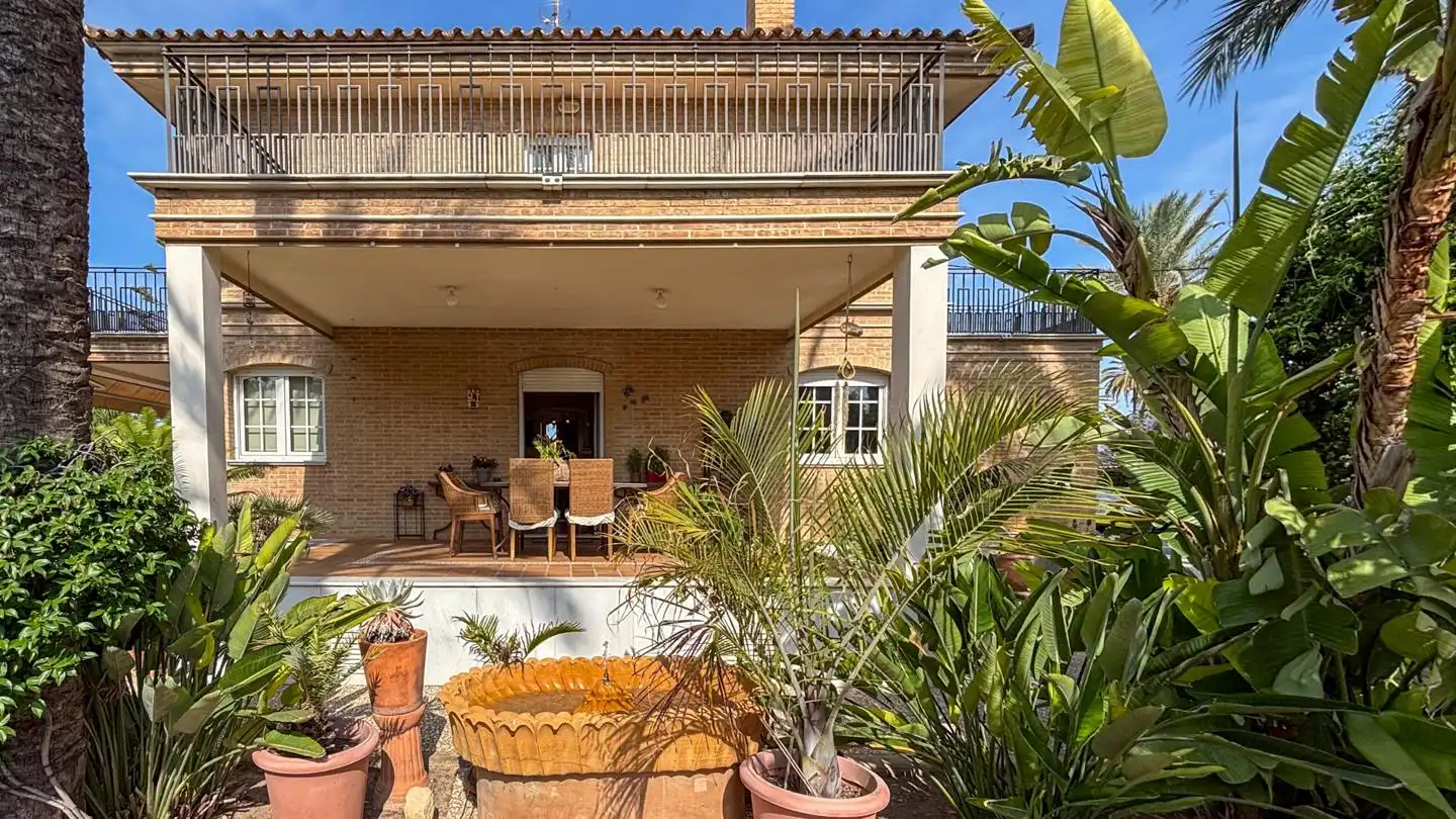Terrassa de Casa o xalet en venda en Elche / Elx amb Calefacció, Jardí privat i Parquet