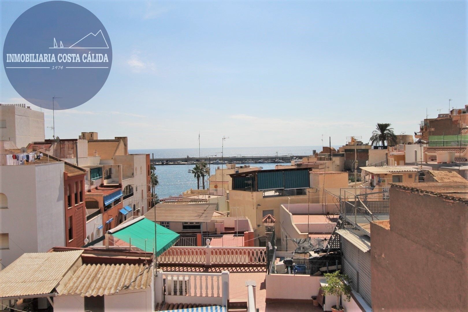 Vista exterior de Casa o xalet en venda en Águilas amb Terrassa, Traster i Moblat